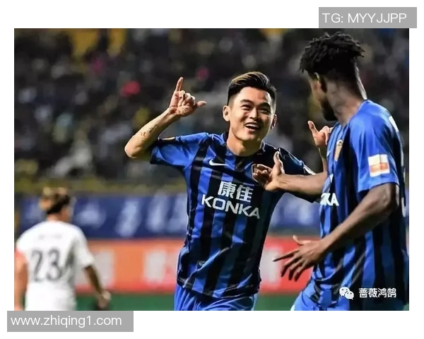 足球明星展现独特摆台姿势的魅力与风采解析